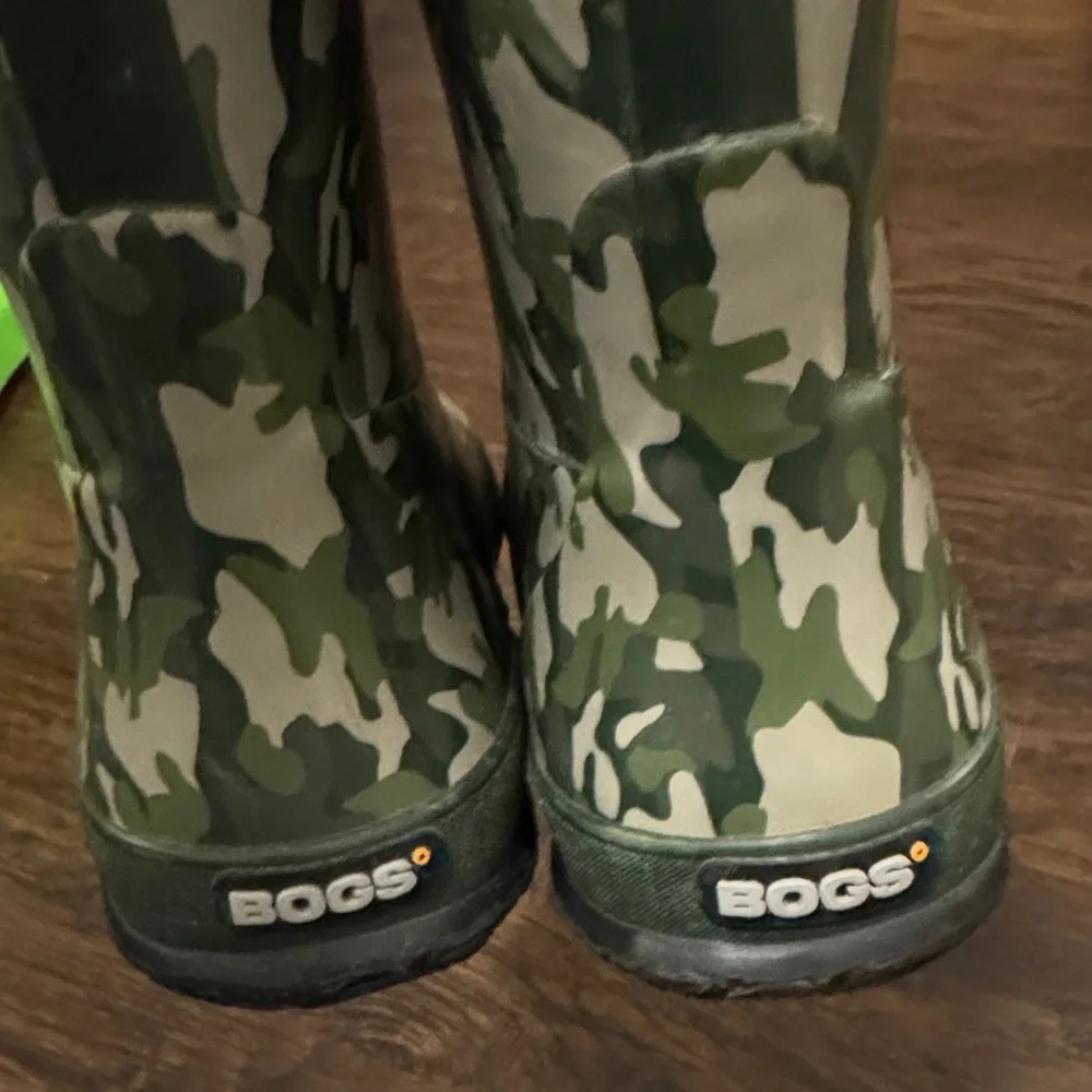Bogs Youth Green Camouflage Waterproof Boots